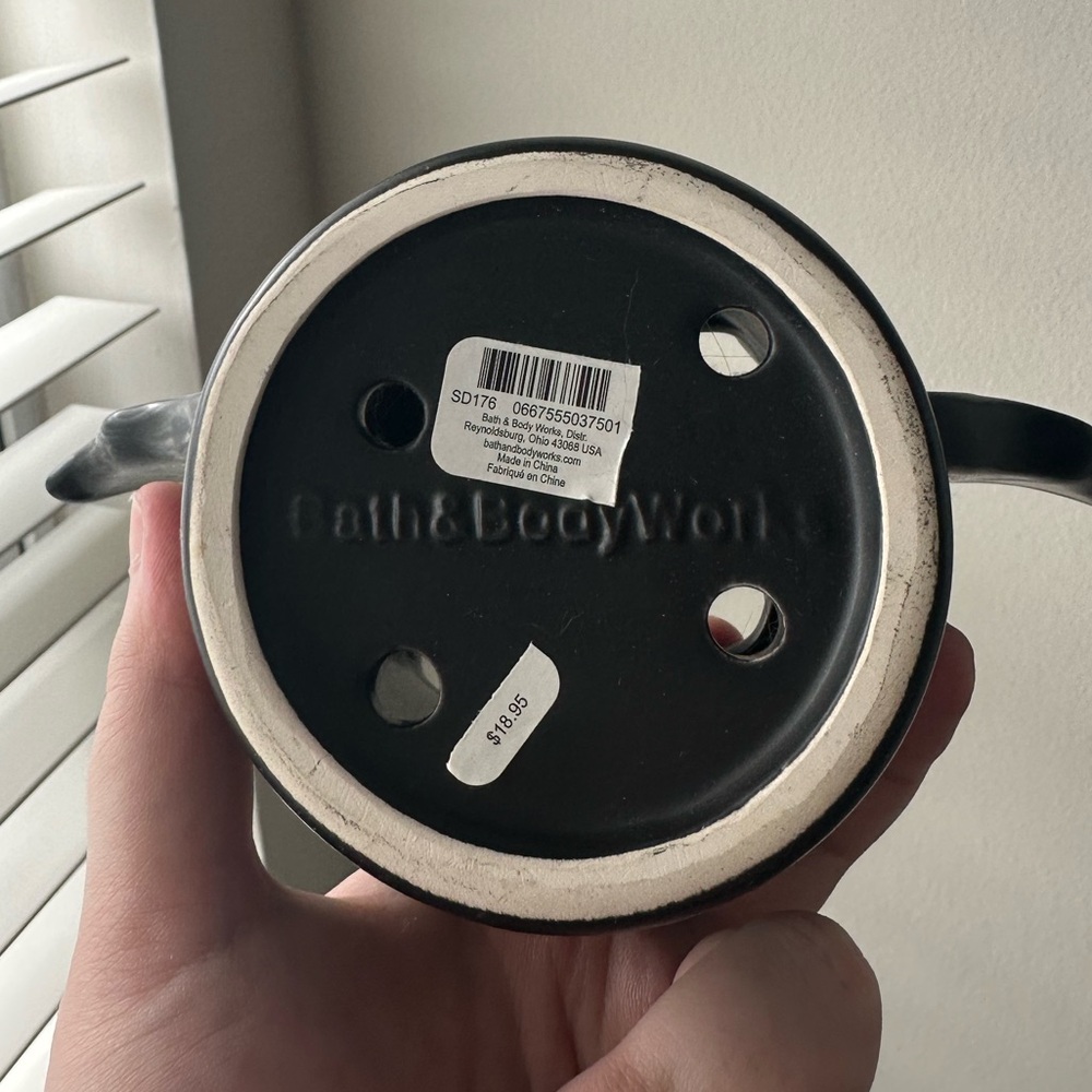 Bath and Body Works Bat Soap Holder - Picture 3 of 3